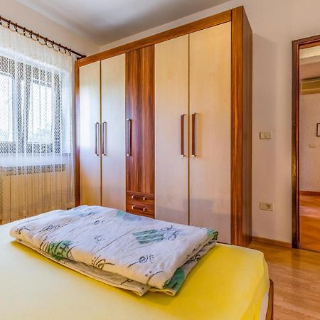Gorgeous Apartment In Pula With Kitchen Extérieur photo