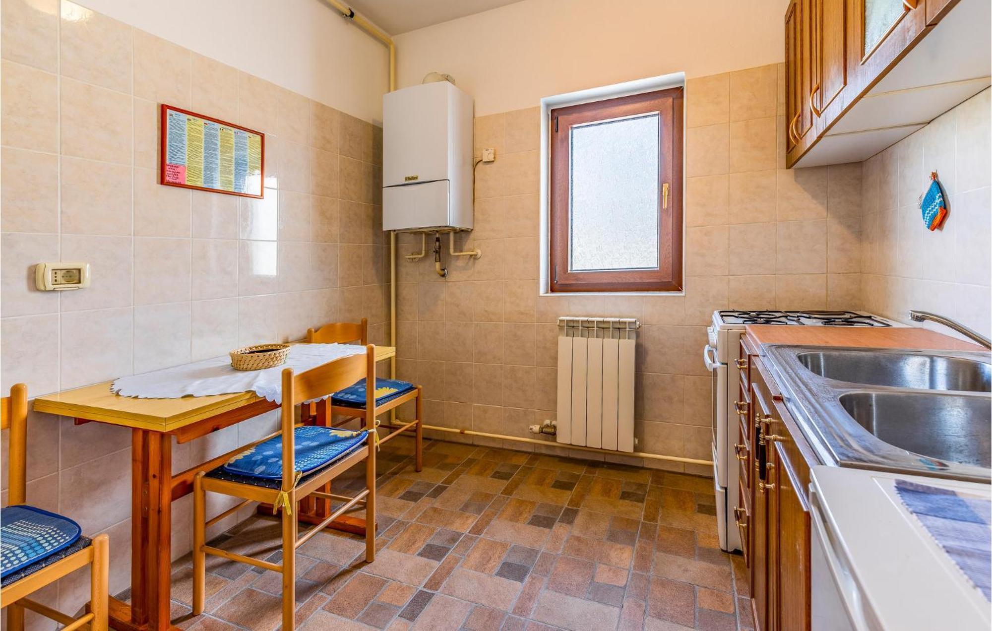 Gorgeous Apartment In Pula With Kitchen Extérieur photo