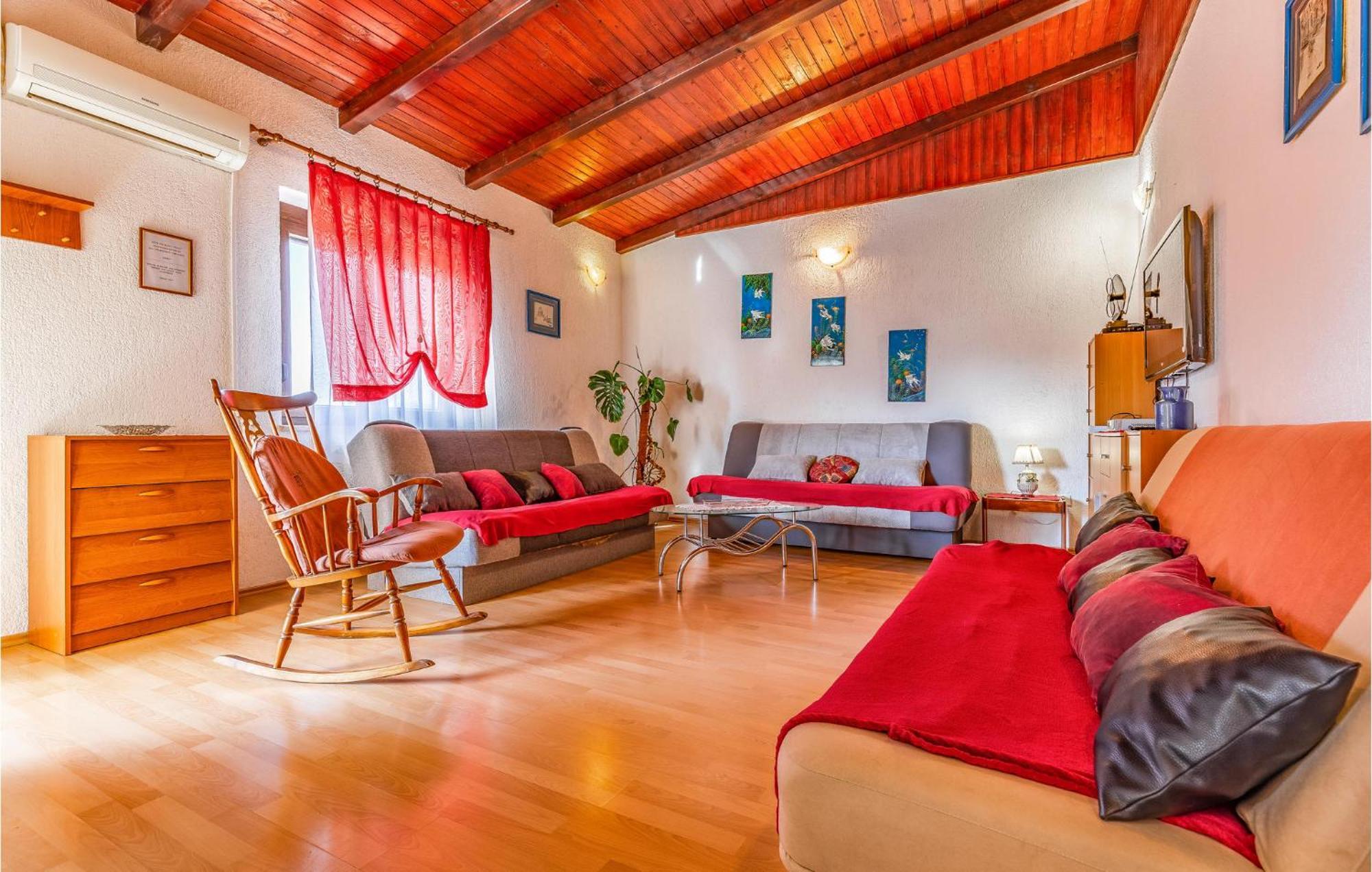 Gorgeous Apartment In Pula With Kitchen Extérieur photo